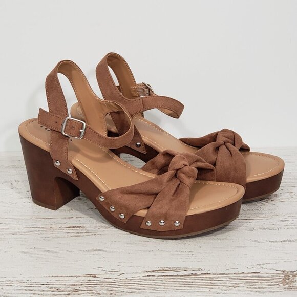 Torrid Platform Heeled Sandals Faux Suede women's Size 10 WW great condition - Picture 1 of 7